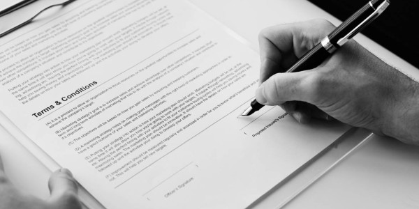Derecho Mercantil / Abogados Mercantilistas en Tarragona · Cumplimiento Normativo en Sector de Telecomunicaciones