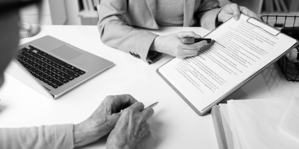 Derecho Mercantil / Abogados Mercantilistas en Tarragona · Cumplimiento de Normativas Derechos Consumidor