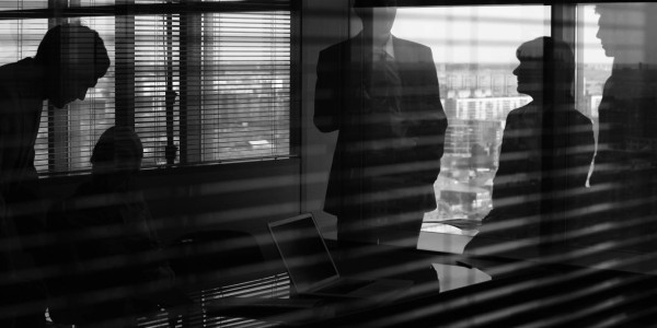 Derecho Penal / Abogados Penalistas en Tarragona · Delitos Societarios